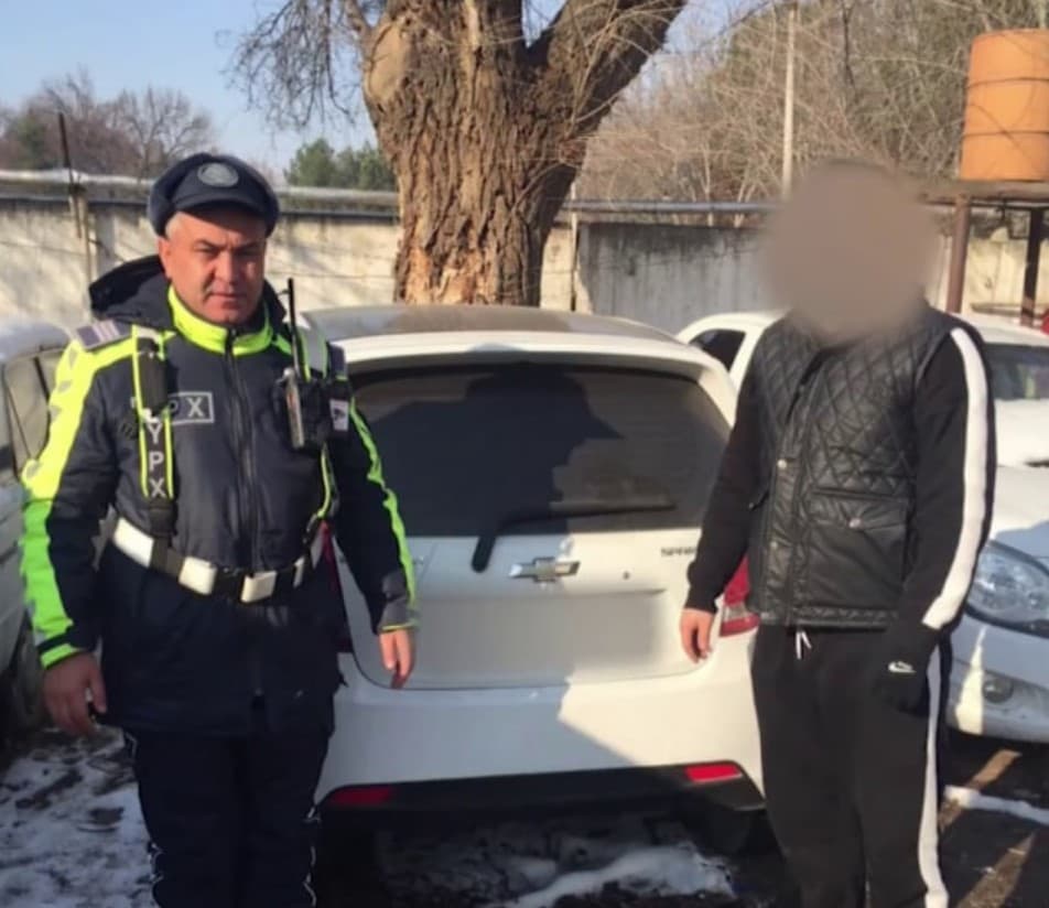 Özini Boş prokuratura xodimi sifatida taniştirgan haydovçining guvohnomasi qalbaki ekani ma’lum qilindi