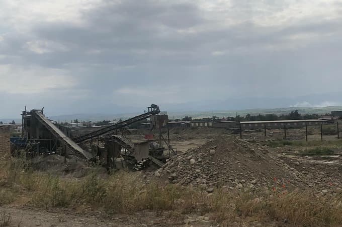 Law enforcement bodies prevent illegal extraction of sand and gravel from Chirchik River