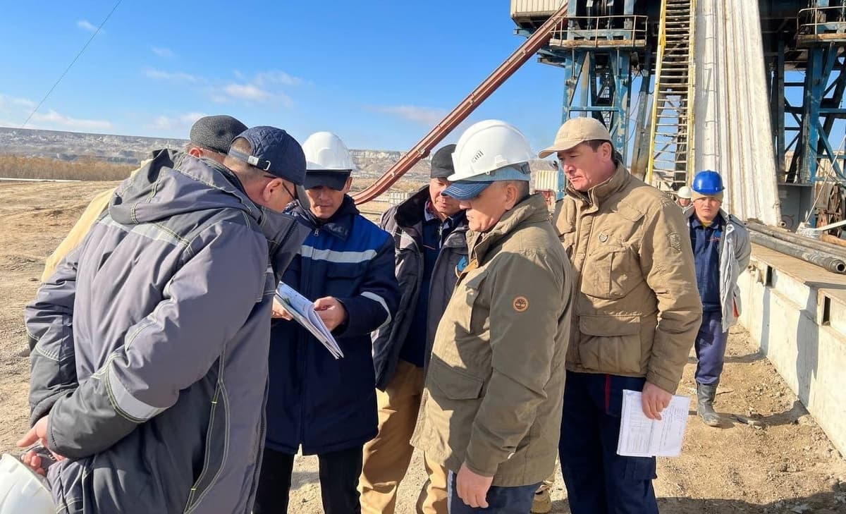 “O‘zbekneftgaz”: “Ishchi guruh” a’zolari tomonidan Ustyurt regionida geologiya-qidiruv, burg‘ilash va tabiiy gaz qazib chiqarish ishlari holati o‘rganilmoqda