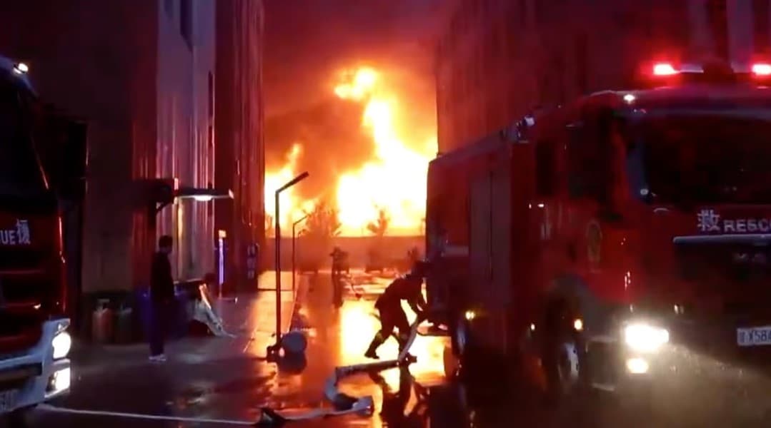Пожар на фабрике в китайском городе Аньян унес жизни 36 человек, два человека пропали без вести