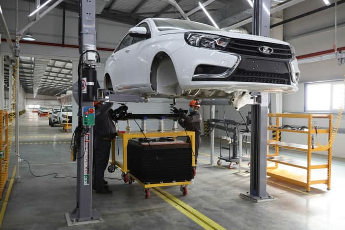 «АвтоВАЗ» янги Lada Vesta автомобилини Ўзбекистонда йиғиш имкониятини кўриб чиқяпти