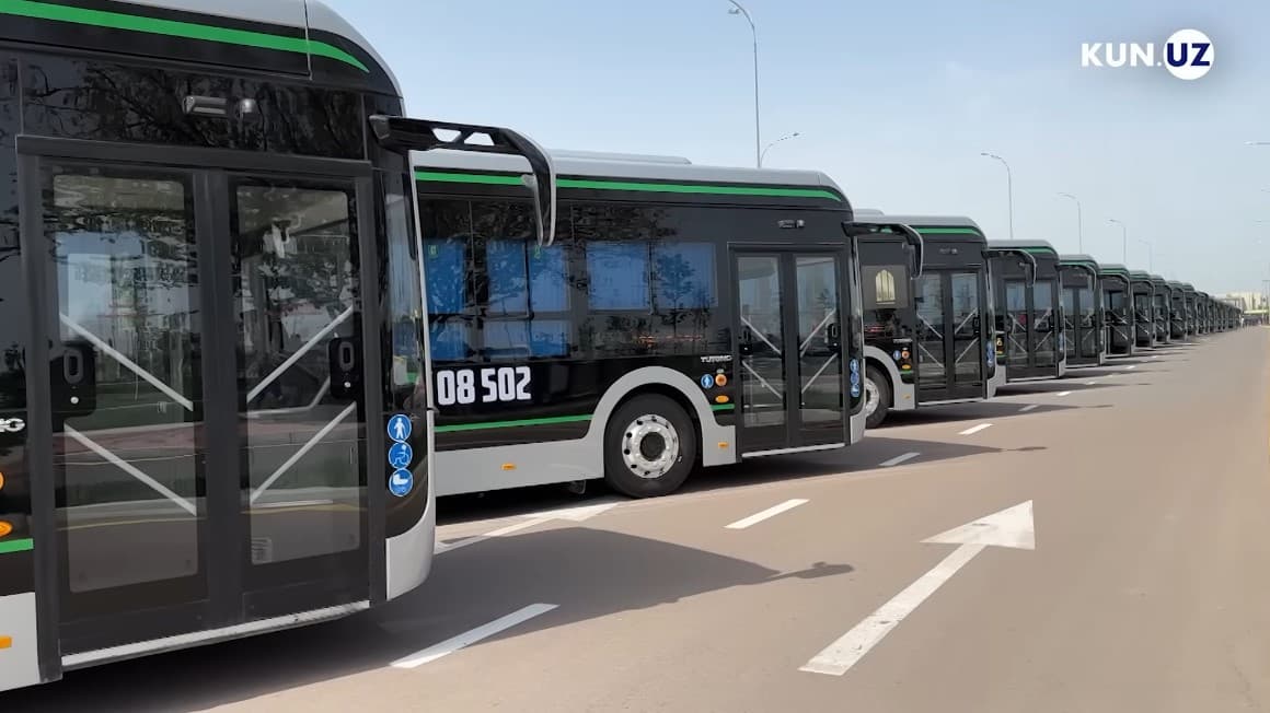 Minister of Transport speaks about bus intervals, parking meters, multi-storey car parks and trams