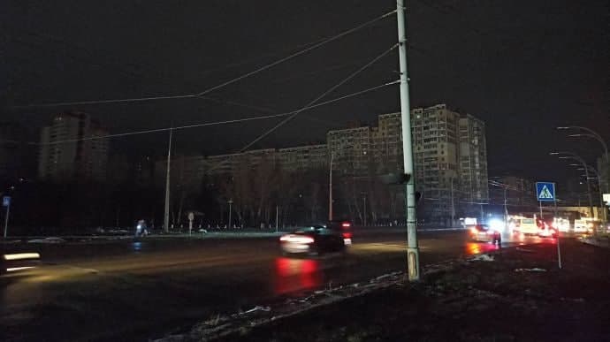 Ukrainada taxminan 6 million kishi «svetsiz» qoldi