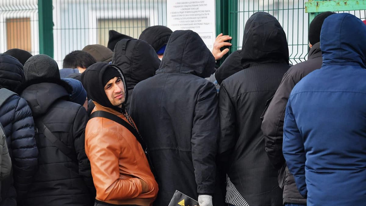 Rossiyada qotilliklar ko‘paygani bois migrantlarni frontga jo‘natish taklif etildi