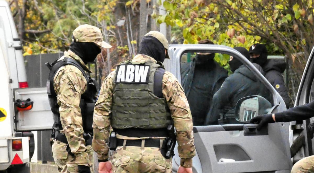 Polshada Rossiyaning ikki fuqarosi josuslikda ayblanib qo‘lga olindi