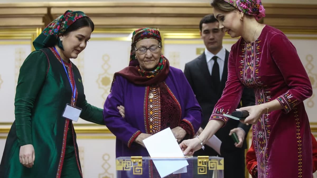 Gurbanguli Berdimuhammedovning onasi vafot etdi