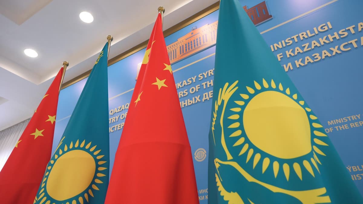 Казахстан и Китай взаимно введут безвизовый режим