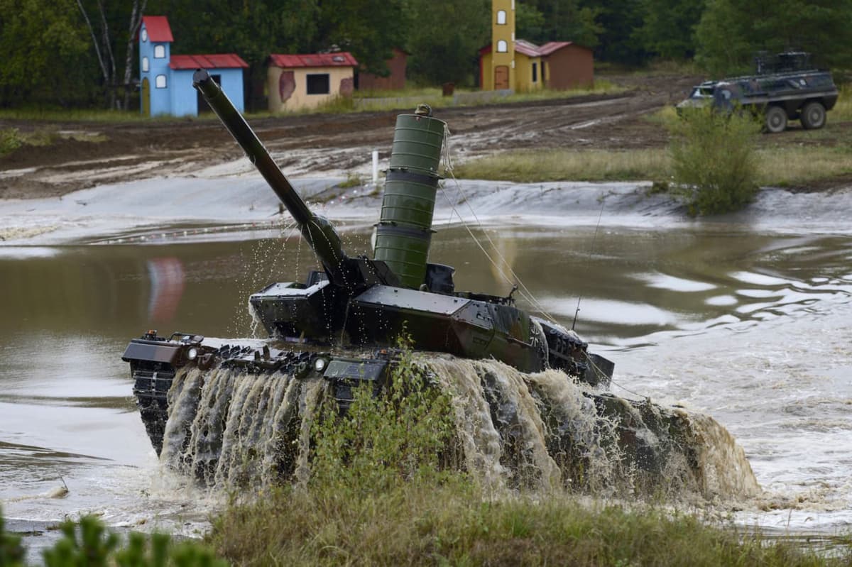 Германия ваъда қилган Leopard 2 танклари Украинага етиб борди – ОАВ