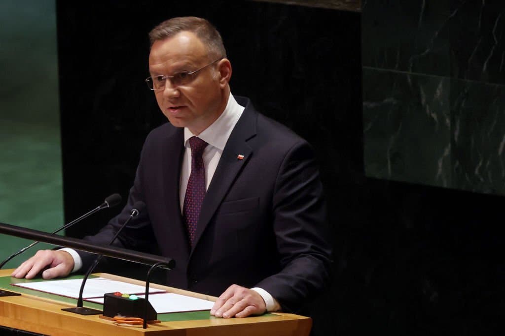 Duda Ukrainani o‘ziga yordam bermoqchi bo‘lgan qutqaruvchini cho‘ktirayotgan odamga qiyosladi