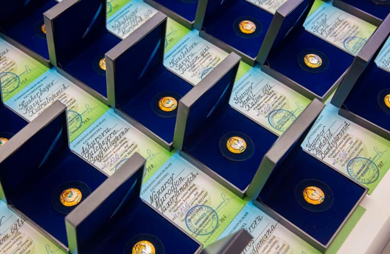 10 нафар мактаб директори “Ватан фидойиси” кўкрак нишони билан тақдирланди