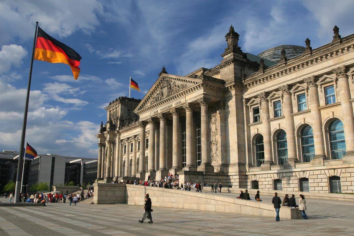 WP: Kreml Germaniyada Ukrainaga qarşi harakat yaratişga harakat qilmoqda