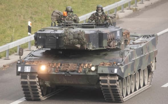 Германия официально согласилась поставить Украине танки Leopard 2
