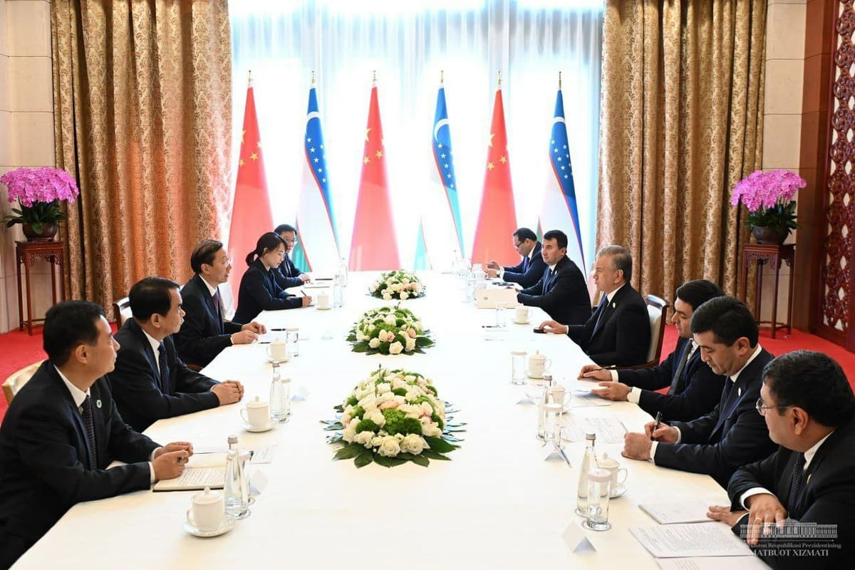 President Mirziyoyev meets with heads of a number of Chinese companies