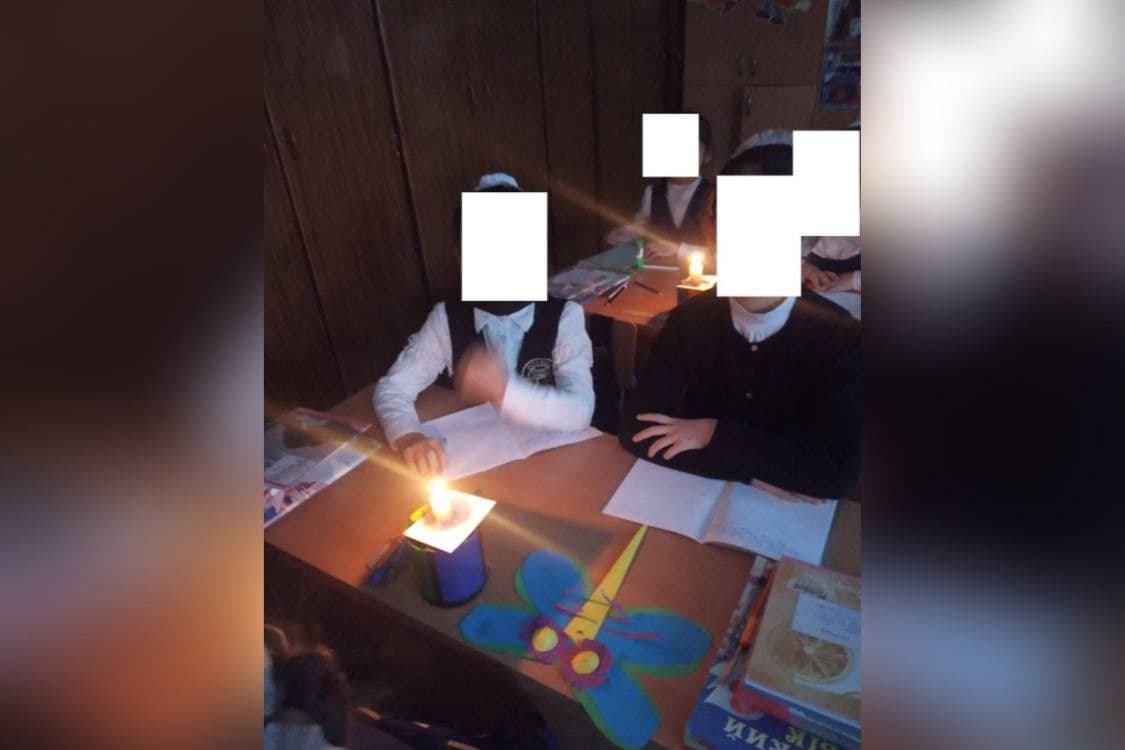 В Ташкенте уроки в школе провели при свечах