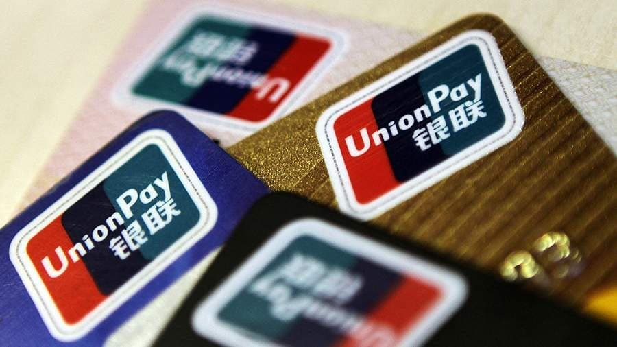 UnionPay Rossiya banklari kartalari bo‘yicha naqd pul yechib olishga limit joriy qildi