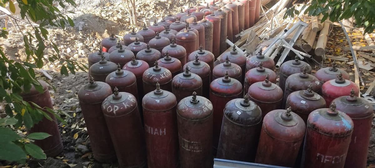 Samarqandda gaz ta’minoti korxonasiga qarashli gaz ballonlari fuqaro uyida noqonuniy saqlanayotgani aniqlandi