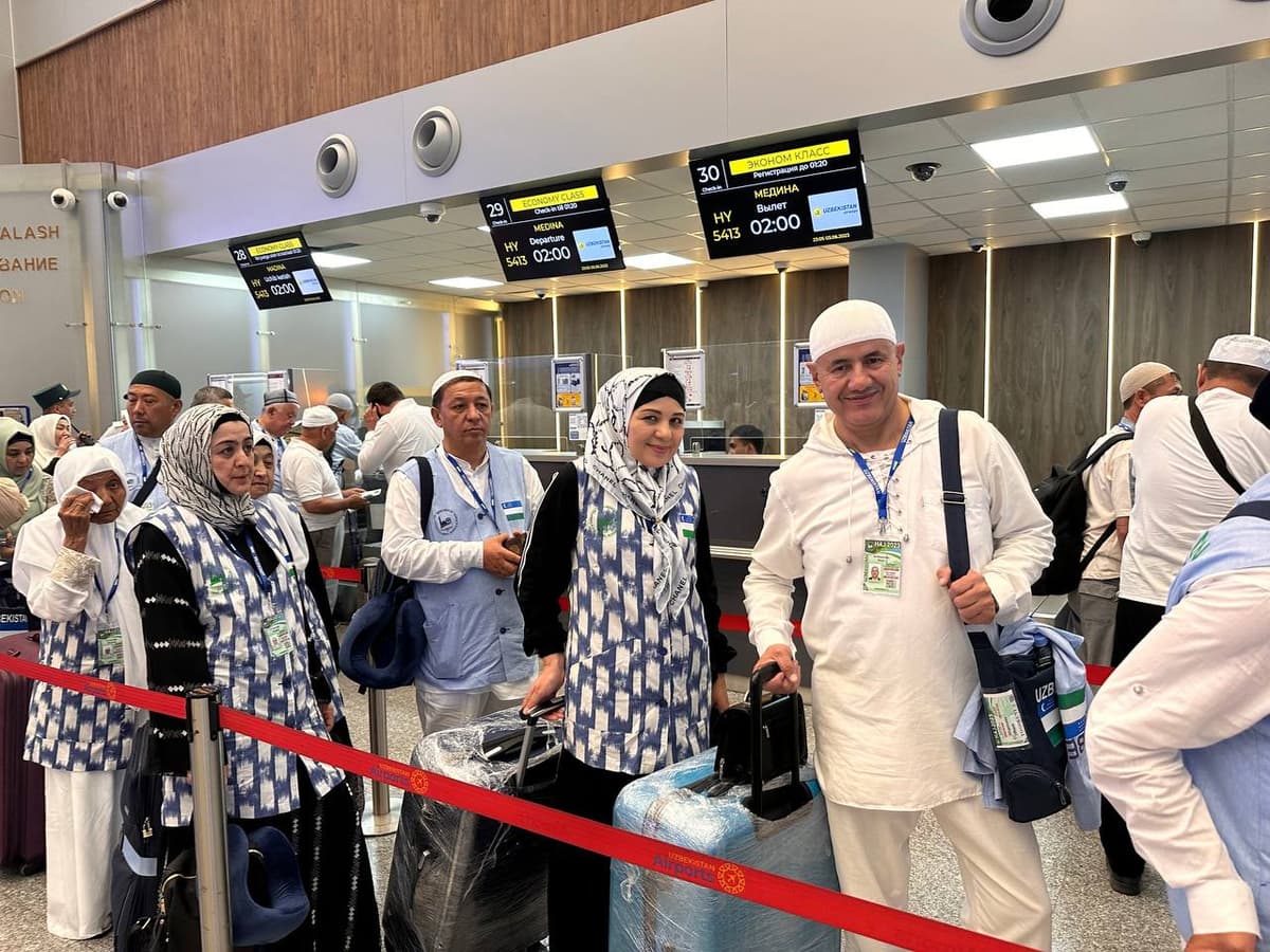 Foto: Ziyoratchilarning ilk guruhi Madinaga uchib ketdi