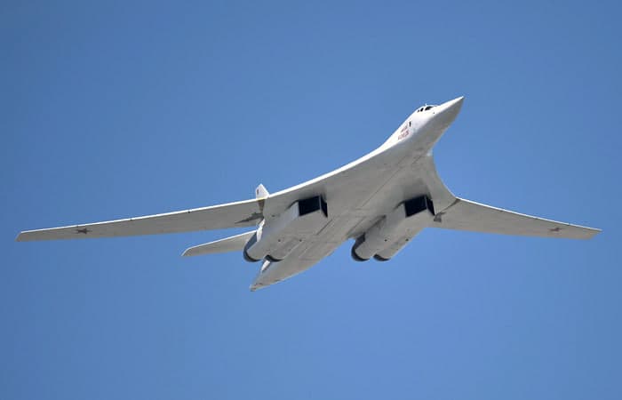 Rossiya Finlandiya va Norvegiya yaqinida 16 ta bombardimonchi samolyotini joylashtirdi
