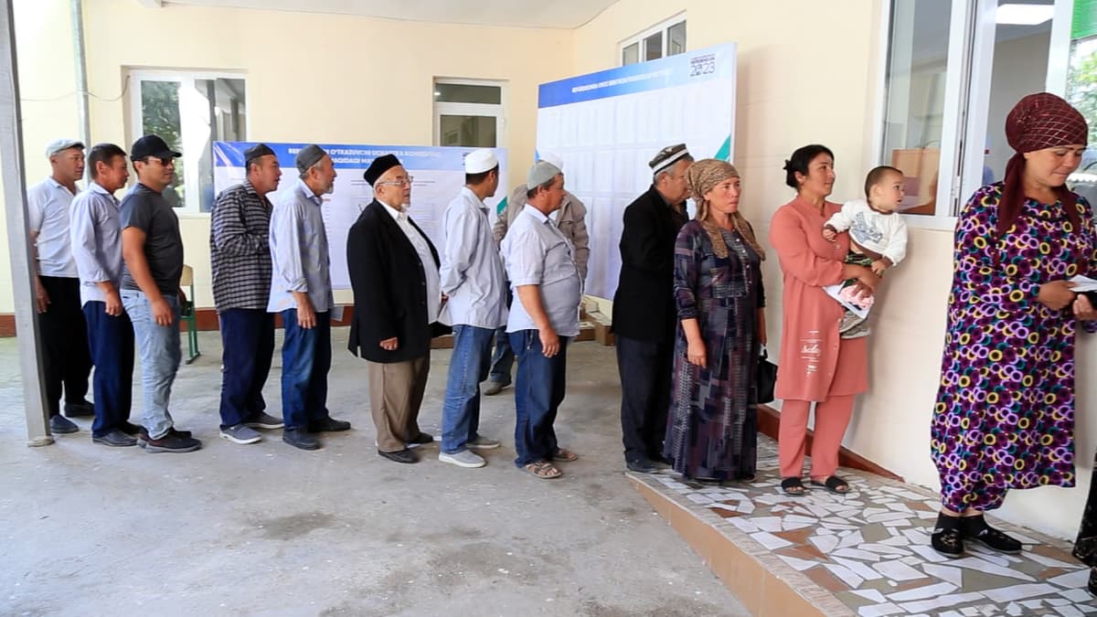 Foto: Bekobod tuman aholisi ham siyosiy jarayonda faol iştirok etmoqda