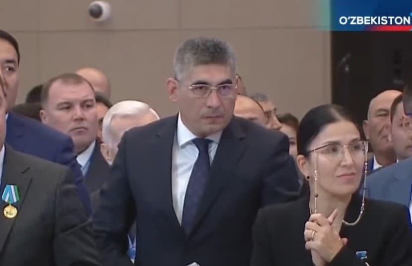 «Kudbiyev degan kattakon, senga baho bu» - Shavkat Mirziyoyev qarsak chalgan tadbirkorlar soliqchilardan noroziligi haqida