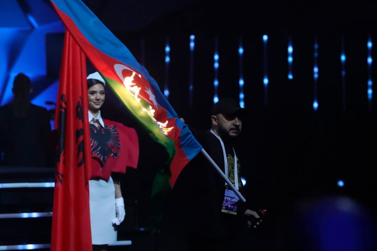Yerevanda og‘ir atletika bo‘yicha Yevropa chempionati ochilishida Ozarboyjon bayrog‘i yoqib yuborildi