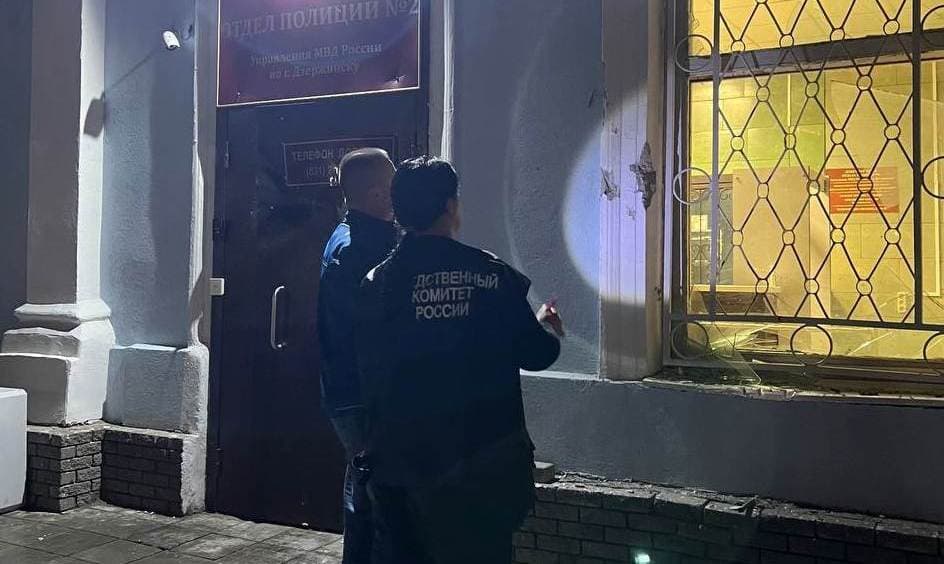 Rossiyada o‘zbekistonlik haydovchi «KamAZ»da politsiya binosiga hujum qildi