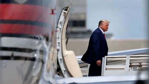 Майами полицияси Трампга айблов қўйилганидан кейин юз бериши мумкин бўлган митингларга тайёрланяпти