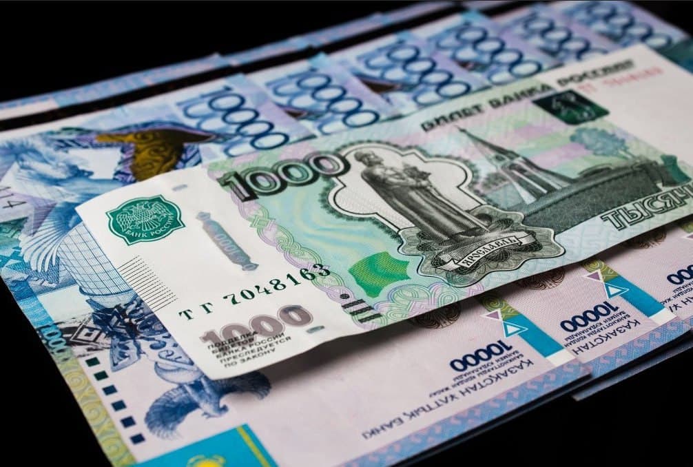 Qozoğiston tanga hamda rus-belarus rubllarining özaro konvertatsiyasi haqidagi bitimlardan çiqmoqçi