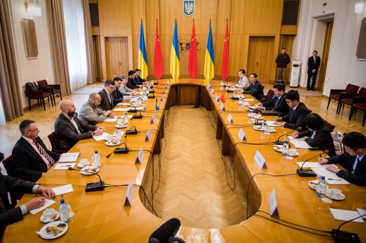 Ukraina taşqi işlar vaziri Xitoyning maxsus vakili bilan uçraşdi