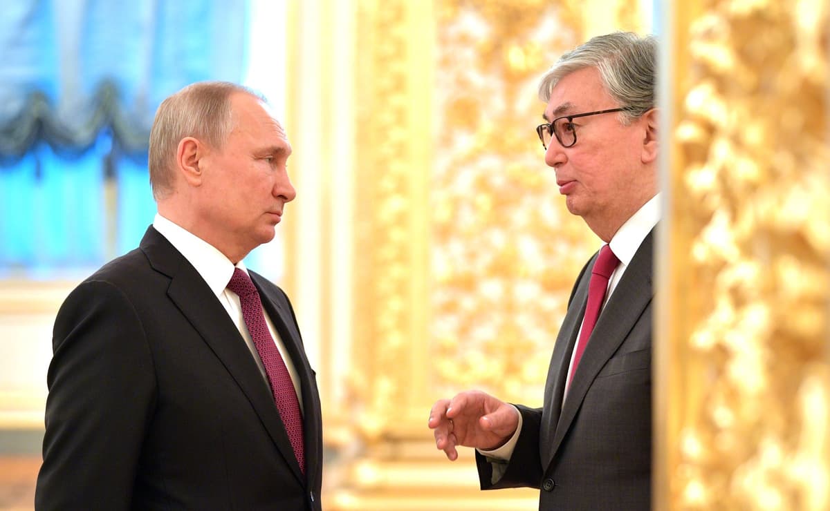 Тўқаев Путиннинг Ўзбекистон иштирокида уч томонлама иттифоқ тузиш ғояси ҳақида гапирди