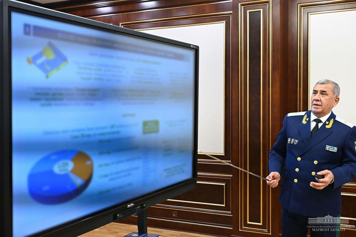 Prezident matbuot xizmati taqdimotlardan suratlarda slaydlarni xiralashtirib qo‘ymoqda