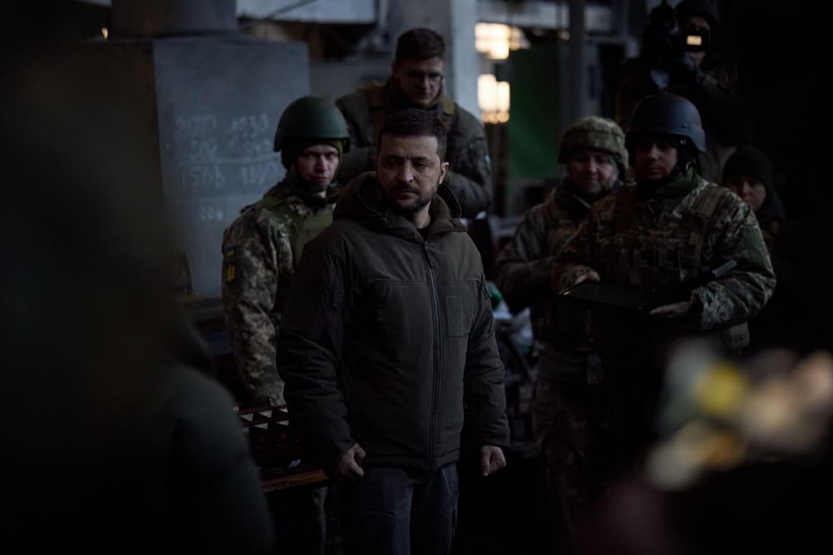 Video: Zelenskiy Baxmutga keldi