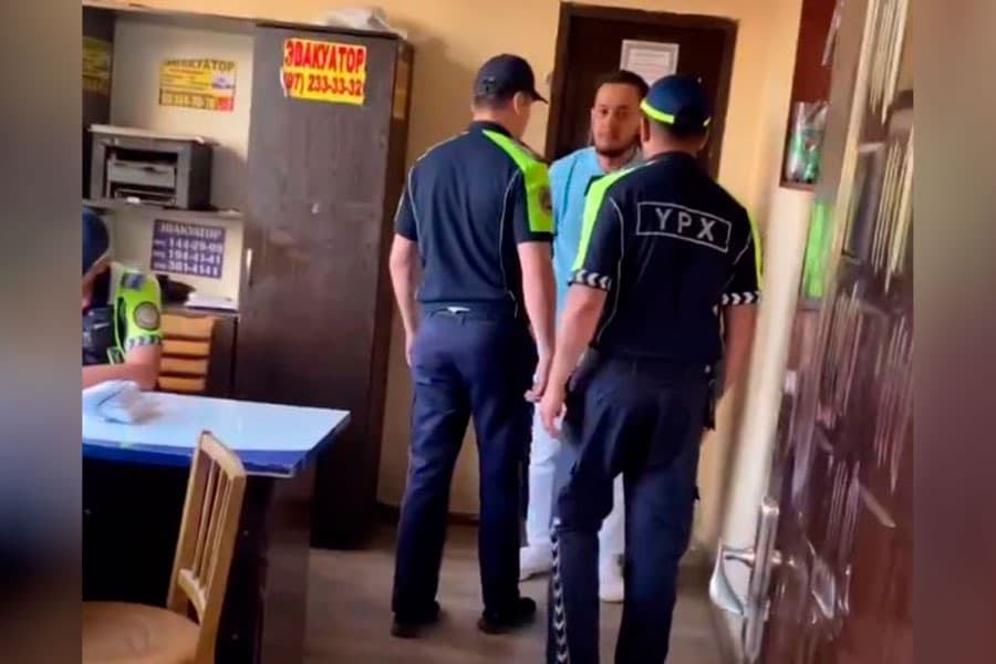 IIB xodimlari bilan janjallaşgan bloger 10 sutkaga qamaldi