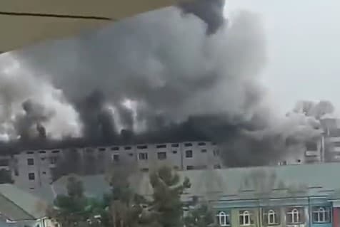 В Андижане произошел пожар в многоквартирном доме — видео