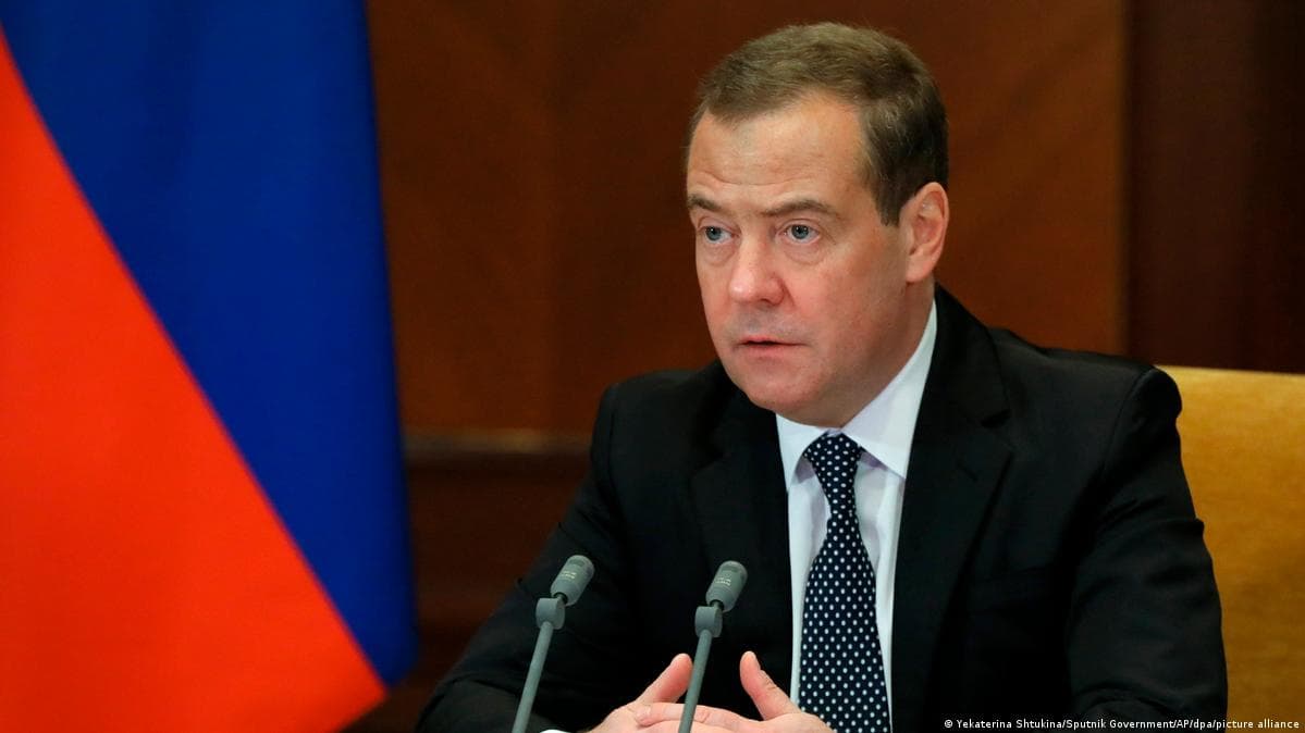 Медведев заявил, что у России «не дрогнет рука» применить ядерное оружие