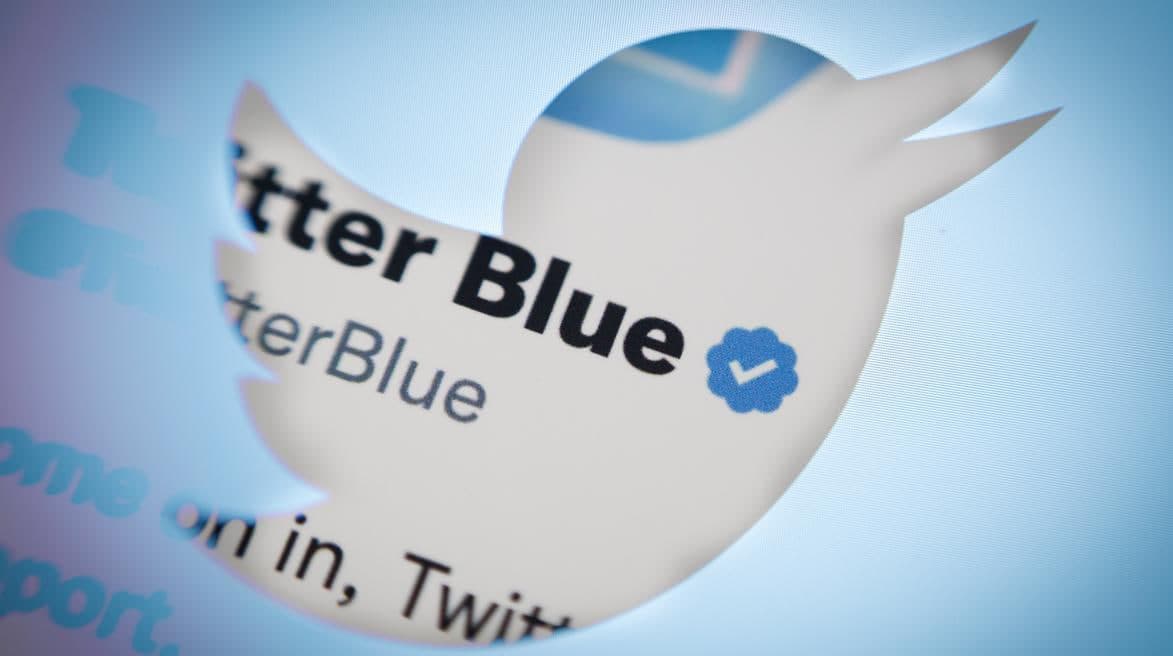 Twitter bepul tasdiqlash belgilarini olib tashlashni boshladi