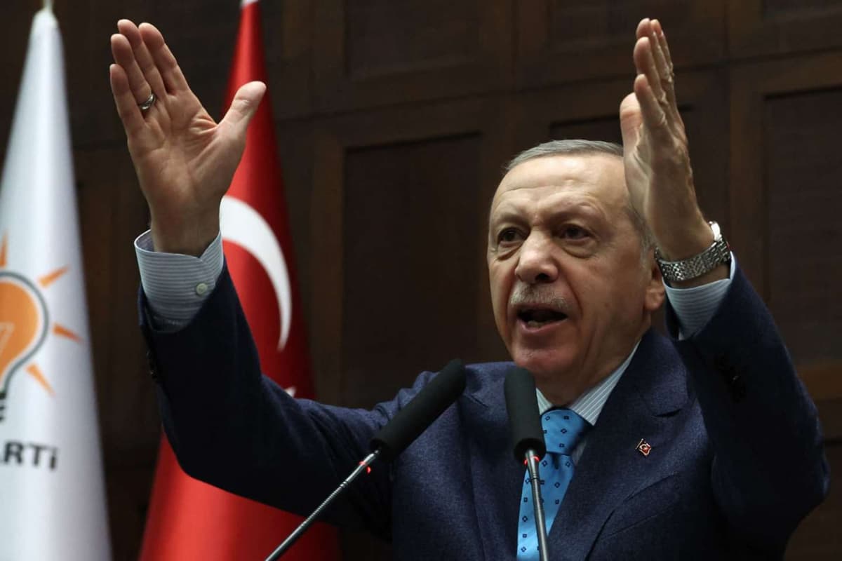 Turkiya muxolifati Erdöğanni prezidentlik saylovlaridan çetlaştirişni talab qildi