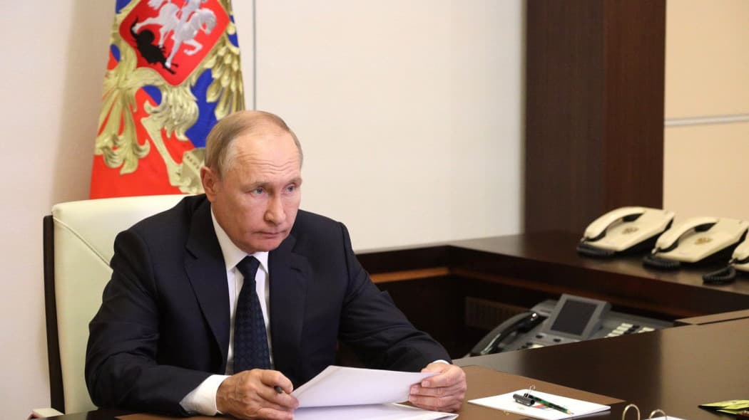 Putin urush hududida dezertirlik holatlari kam ekanini aytdi