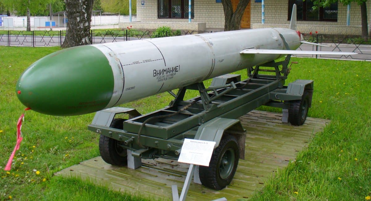 Defense Express: Россия запустила по Украине крылатую ракету с макетом ядерной боеголовки