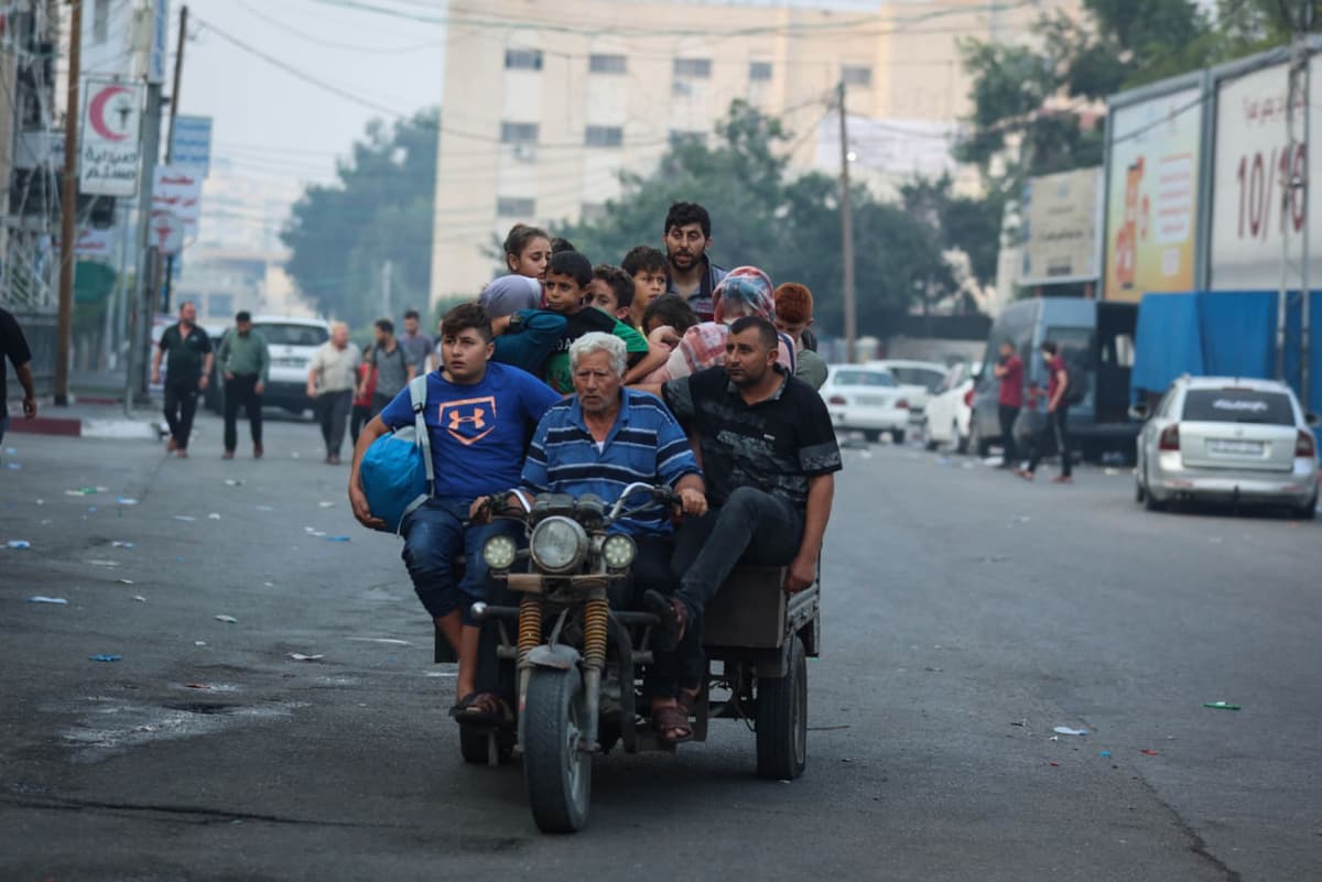 BMT: G‘azoda 260 ming kishi Isroil hujumlari tufayli uyini tark etdi