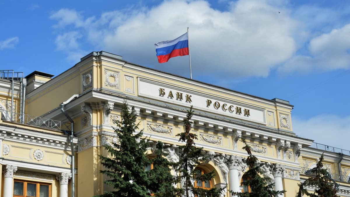 Rossiya Markaziy banki asosiy stavkani 13 foizgacha oshirdi