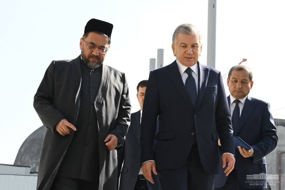 Shavkat Mirziyoyev arrives in Samarkand