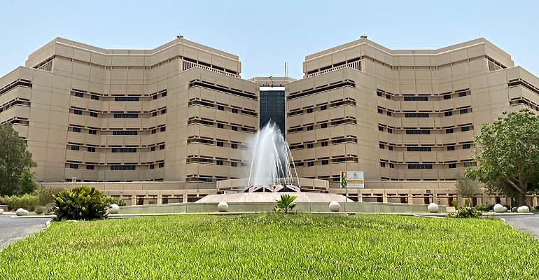 Podshoh Abdulaziz nomidagi universitet o‘zbekistonlik talabalarga o‘quv grantlari ajratmoqchi