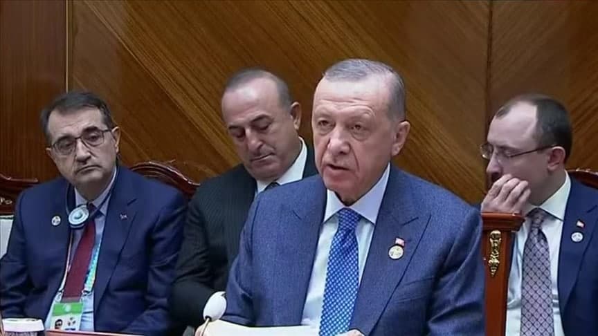 Turkmanistonda Ozarboyjon va Turkiya bilan uchtomonlama sammit bo‘lib o‘tmoqda