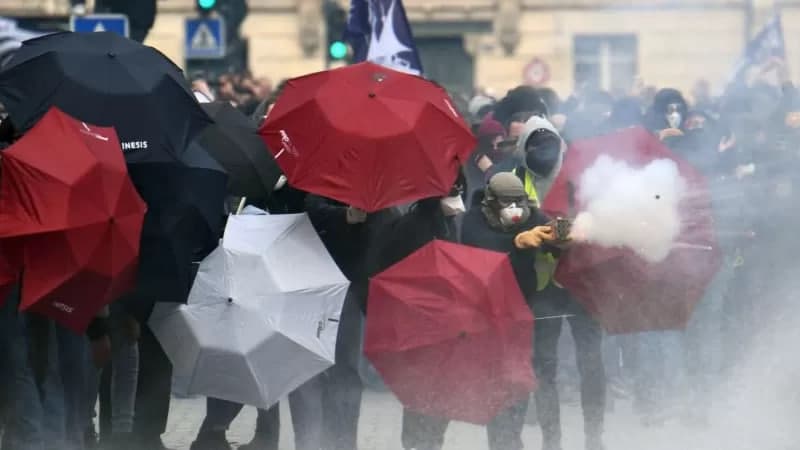 Францияда норозилик намойишлари ва иш ташлашлар: ташкилотчилар «миллионлаб киши» кўчага чиқишини кутмоқда