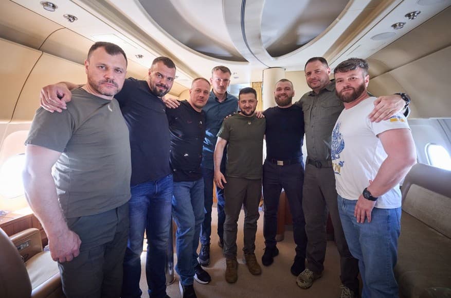 Turkiyadan Ukrainaga qaytgan «Azov» komandirlari jangovar harakatlarda ishtirok etadi
