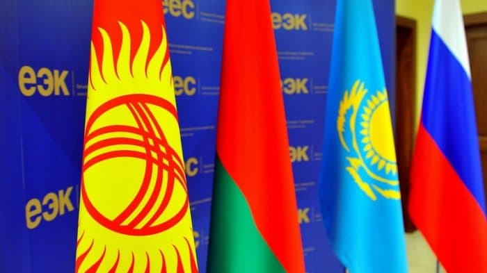 Путин Қирғизистоннинг Евроосиё иқтисодий иттифоқига киришини ратификация қилди